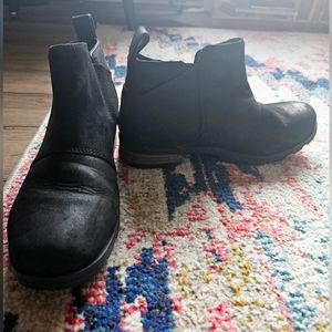 Sorel Booties 7.5